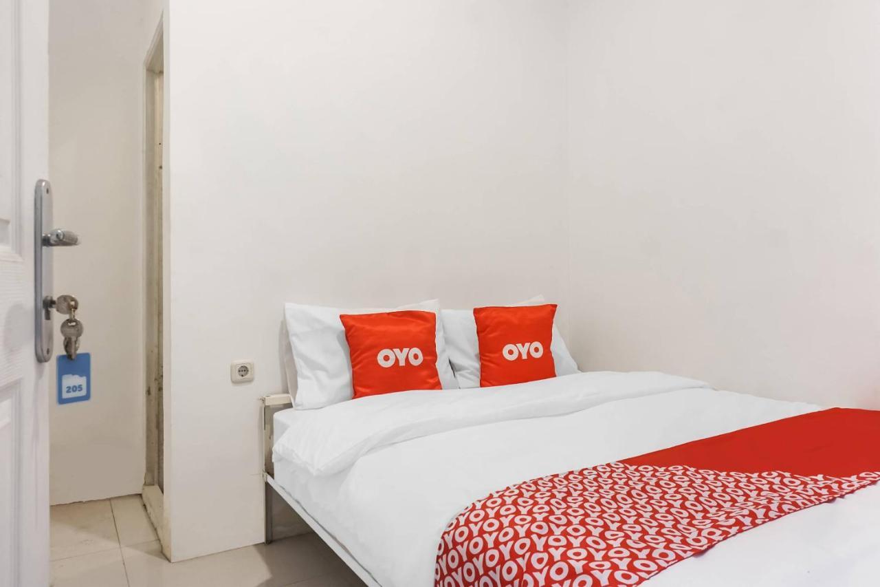 Hotel Super Oyo 91074 Stariez Senen Syariah Dżakarta Zewnętrze zdjęcie